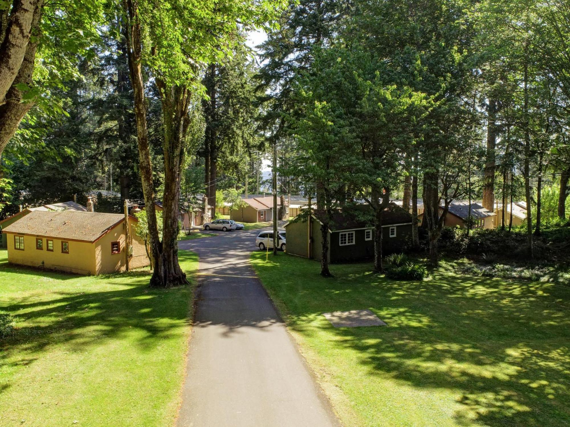 Malahat Bungalows Motel Zewnętrze zdjęcie